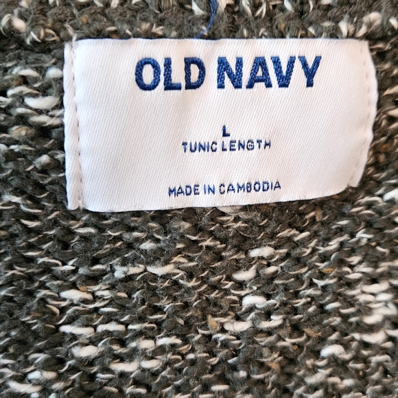 Old Navy Black and White Knit Sweater EUC Large - Picture 3 of 4